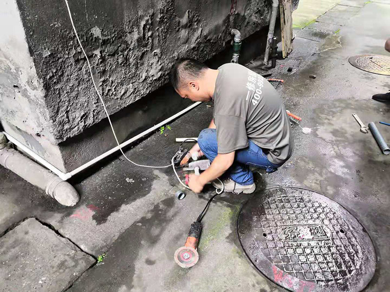 南充水管水龍頭維修-南充暗管漏水補漏-南充管道滲水檢測處理